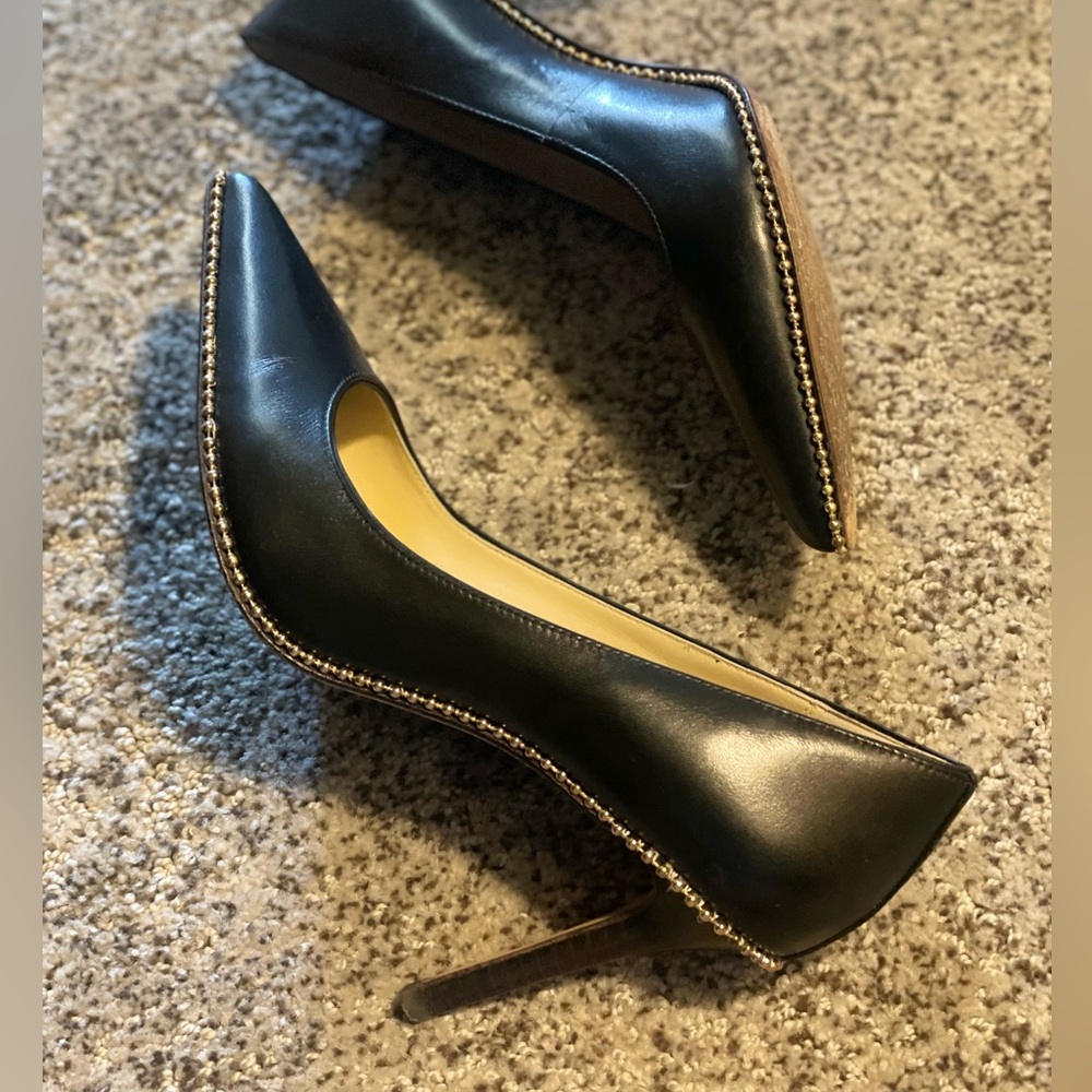 Coach Black Leather Samantha Pumps with Gold Beadchain size 7